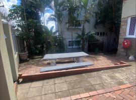 Back Packer Style，位于德班的酒店