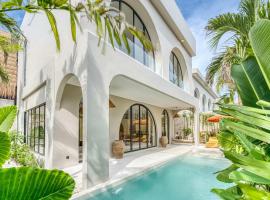 Parisian Brand New Luxury Villa 8mins walk to Beach, hotel in Bingin Beach