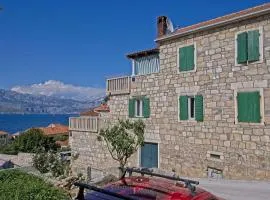 Apartments with parking space Postira, Brac - 11582