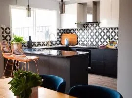 Fitzroy-private rooms Guest house 4beds 2baths