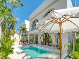 Parisian New 2BR Luxury Villa 8mins walk to Beach, hotel in Bingin Beach