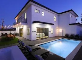 LUXE - Nouveau - Sparkling Pool - Walk to Old Town