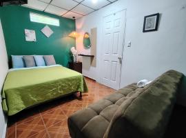 Sunshine Room Surf City El Tunco, hotel i Tamanique