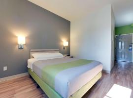 Studio 6 Toronto - Mississauga with Kitchenettes, hotel in Mississauga