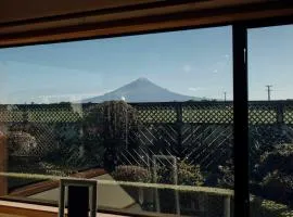 Mt Taranaki Vista - rural escape with scenic views