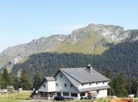 Chalet Les Oursons, hotel v destinaci Boutx