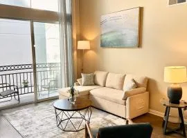 Spacious 2B 2B Pool View Loft Apartment in Marina Del Rey