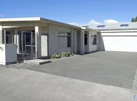 Escape To Buller - enjoy a relaxed holiday vibe