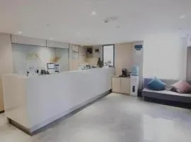 Green Tree Inn Express Shanghai Bund Yuyuan Xiaonanmen Metro Station