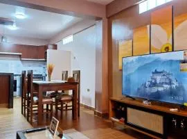 Céntrico apartamento con 2 baños, a pasos de restaurantes y agencias de turismo