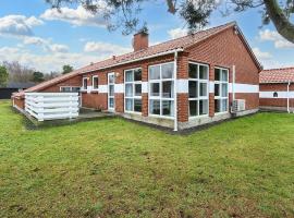 Seaside Retreat with Pool - By Traum Ferienwohnungen, hotel in Fjellerup