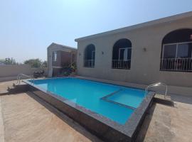 Breeze Resort Panhala , Swimming Pool, Just 5 Minutes From Panhala!, hotel v destinaci Panhāla