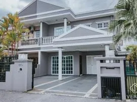 Luxe Retreat Homestay by Verve