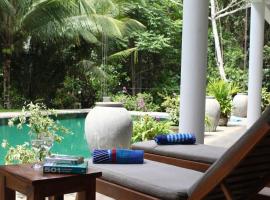 Phoenix Retreat Luxury Villa, Sri Lanka, Hotel in Dodanduwa
