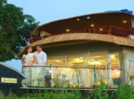 Whispering Waters Houseboat,Alleppey, hotel v destinaci Alleppey