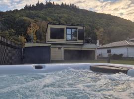 Luxuscontainer am Nürburgring #3、アーデナウのホテル