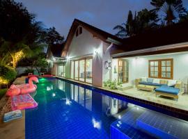 Pool Villas by Honey - Luxury Family Resort-8 km from Beach & Nightlife, luxe hotel in Nong Prue
