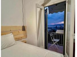 SEA HOME Accommodation, hotel in Loutrákion