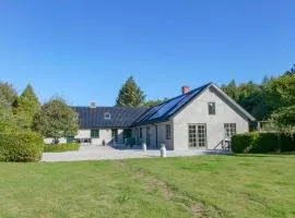 Lovely Apartment In Glesborg With Wifi