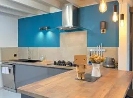 Grande maison conviviale, jardin et calme