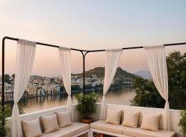 Turtle Hostel Udaipur- 50 mtr from Lake, hotel v destinaci Udajpur