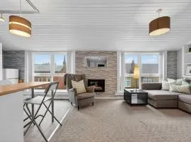 Coastal Charm: Modern Retreat by Seafront