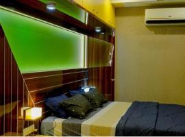 SIS Acropole, hotel a Golden Rock