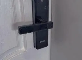 شقة بالكامل حي المعذر 3