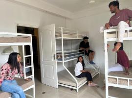 The Cave house, ξενοδοχείο στο Κοτσί