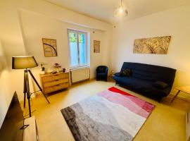 Le pied à terre - Centre ville - Montceau-les-mines, hotel i Montceau-les-Mines