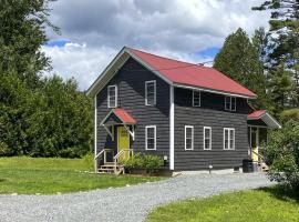 Beautiful Wells Rental Family Vacation in New York, ξενοδοχείο σε Wells
