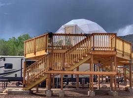 Modern Dome for an Unforgettable Getaway with Incredible Views in Colorado, tented camp en Buckskin Joe