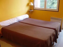 Camping Parc de Palétès, hotell sihtkohas La Celle-sous-Gouzon