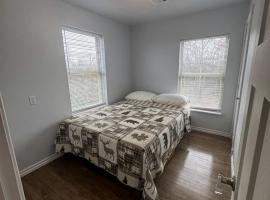 Amazing Loft Rental with Incredible Amenities for a Fun-Filled Family Getaway near Tenkiller Ferry Lake in Oklahoma, hotel din Cookson