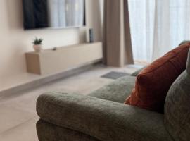 Make Yourself at Home-New and Warm 2Br Appartment, ξενοδοχείο σε San Ġwann