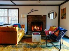 Rustic Mountain Cabin with Porch & Fire Pit in New Market, Virginia