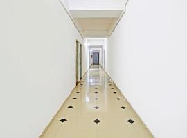 Hotel O Galaxy, ξενοδοχείο στο Σουράτ