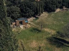 Parcel Tiny House Barroux, entouré par les lamas près du Mont Ventoux