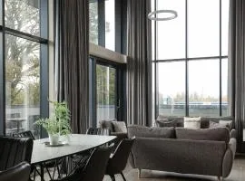 Skyline Serenity: Exquisite 3-Bedroom Ultra-Luxury Penthouse