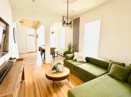 Bright and Spacious 3BR Near Boston Free Parking
