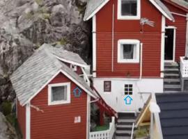 Cozy bedroom & basement with amenities, penzion v destinaci Odda