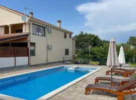 Beautiful Apartment In Sukosan