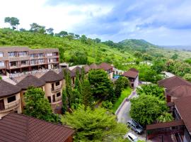 Volta Serene Hotel, hotel com estacionamento em Ho