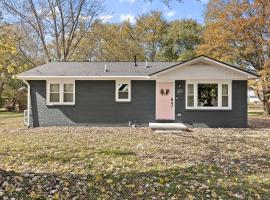 Charming home just 30 minutes north of Nashville, готель у місті Вайт-Гаус