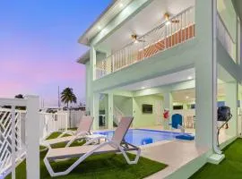 Aqua Verde Waterfront Gem Dock Game Room