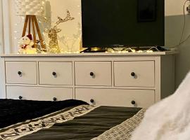 Belle Chambre Privée - Salle de bain - Jardin - Wifi - Cuisine partagée -, hotel in Wissembourg