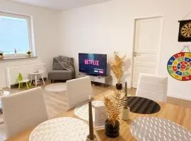 Wohlfühl-Apartment mit großem Balkon, Netflix & Games