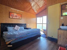 TREE HOUSE BY THE CITY ESCAPE, hotel em Shimla