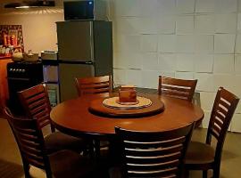 Transient Home- Entire House Near the Beach, hotell sihtkohas Bauang