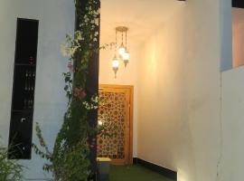 عريش ماجد بيت بالكامل Full House, villa en As Suwayq